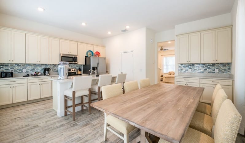 Margaritaville Resort - Three Bedroom Cottage kitchen and diner